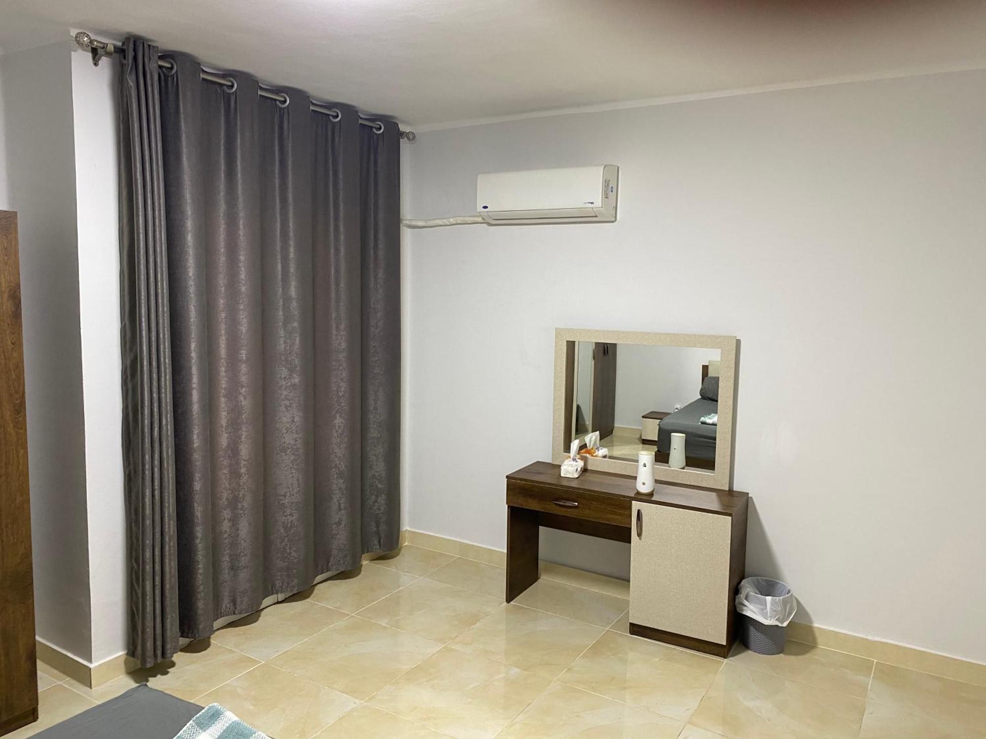 Private In Shared Cozy Near Airport