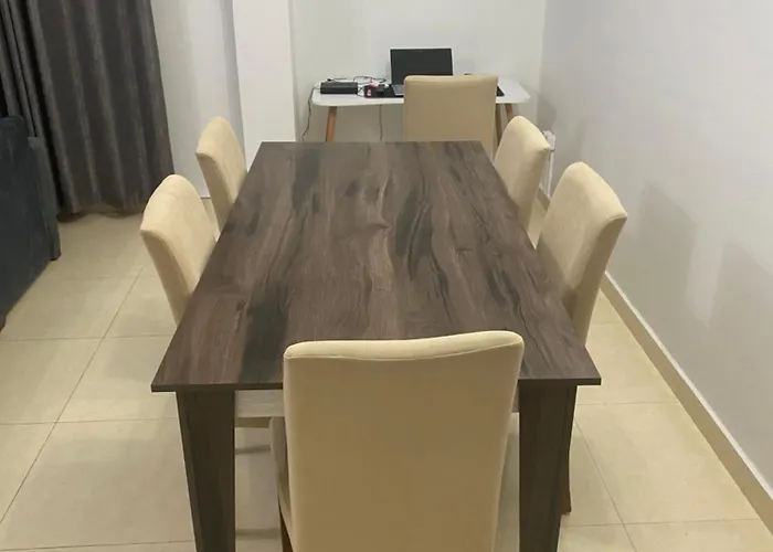 Private Room In Shared Apartment Cozy Stay Near Airport