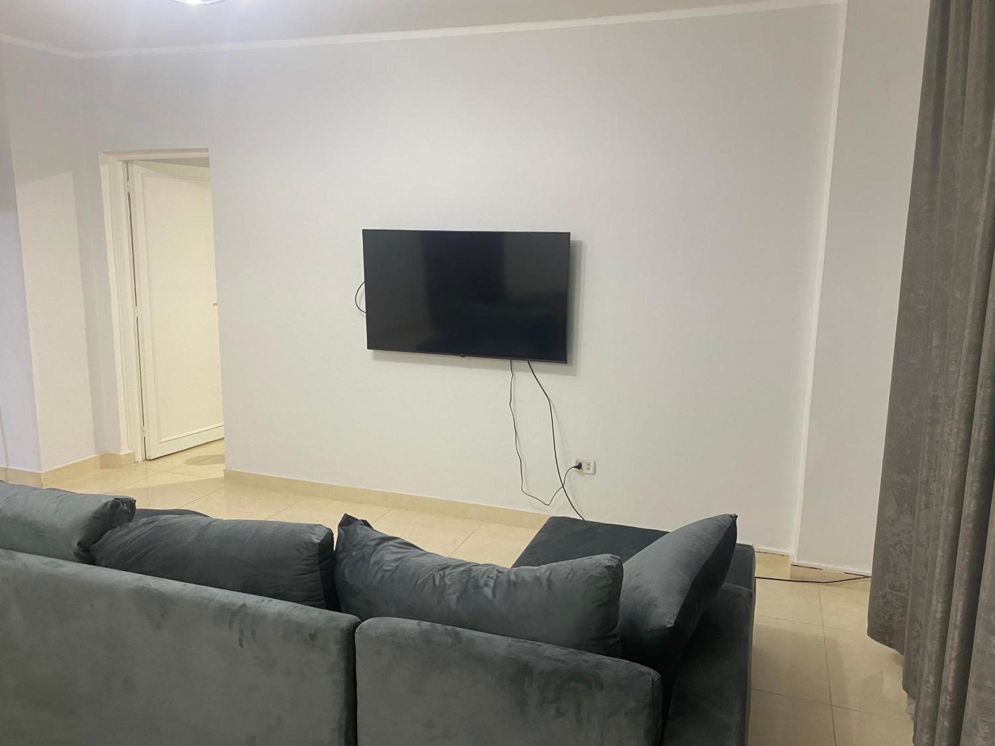 Apartment Private In Shared Cozy Near Airport Cairo